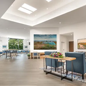 Hotel Coast Tsawwassen ***